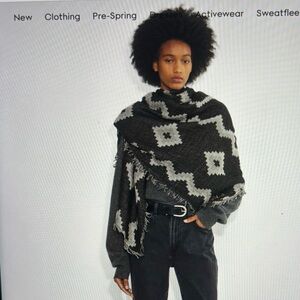 Aritzia “Wilfred” 100% Merino Wool Blanket Scarf